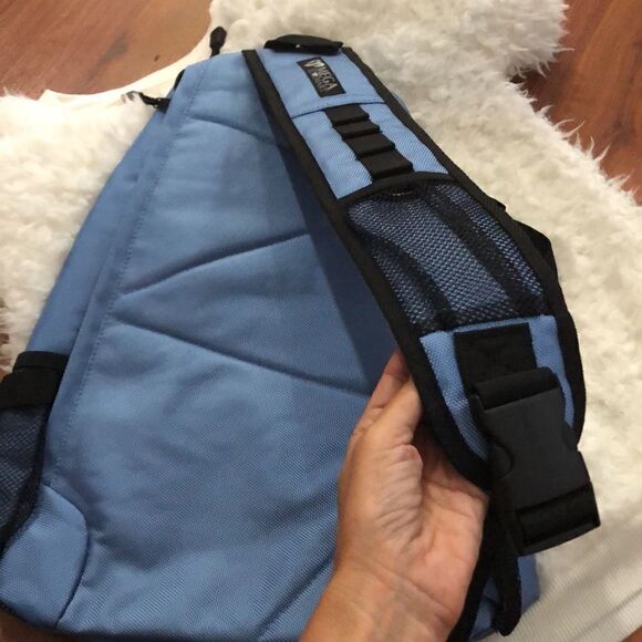 NWT sling backpack blue Megalovem… - Picture 2 of 5